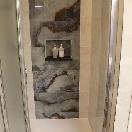 L'elefante Oda ve Kahvaltı Katanya